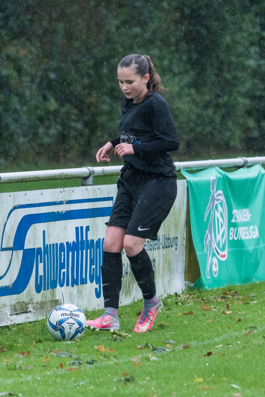 Bild 404 - B-Juniorinnen SV Henstedt Ulzburg - MSG Steinhorst Krummesse : Ergebnis: 4:0